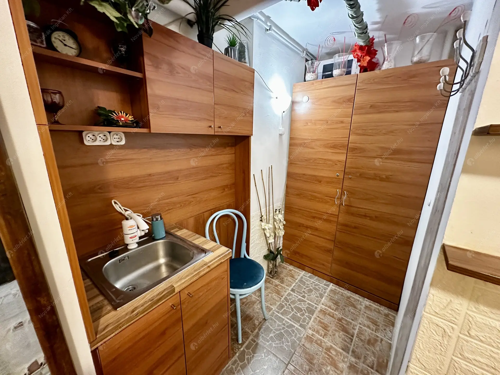 Kiadó albérlet 0 Ft/hó áron: ,   . Mérete:  nm, 1 szobás | Alberlet.hu - 6463289