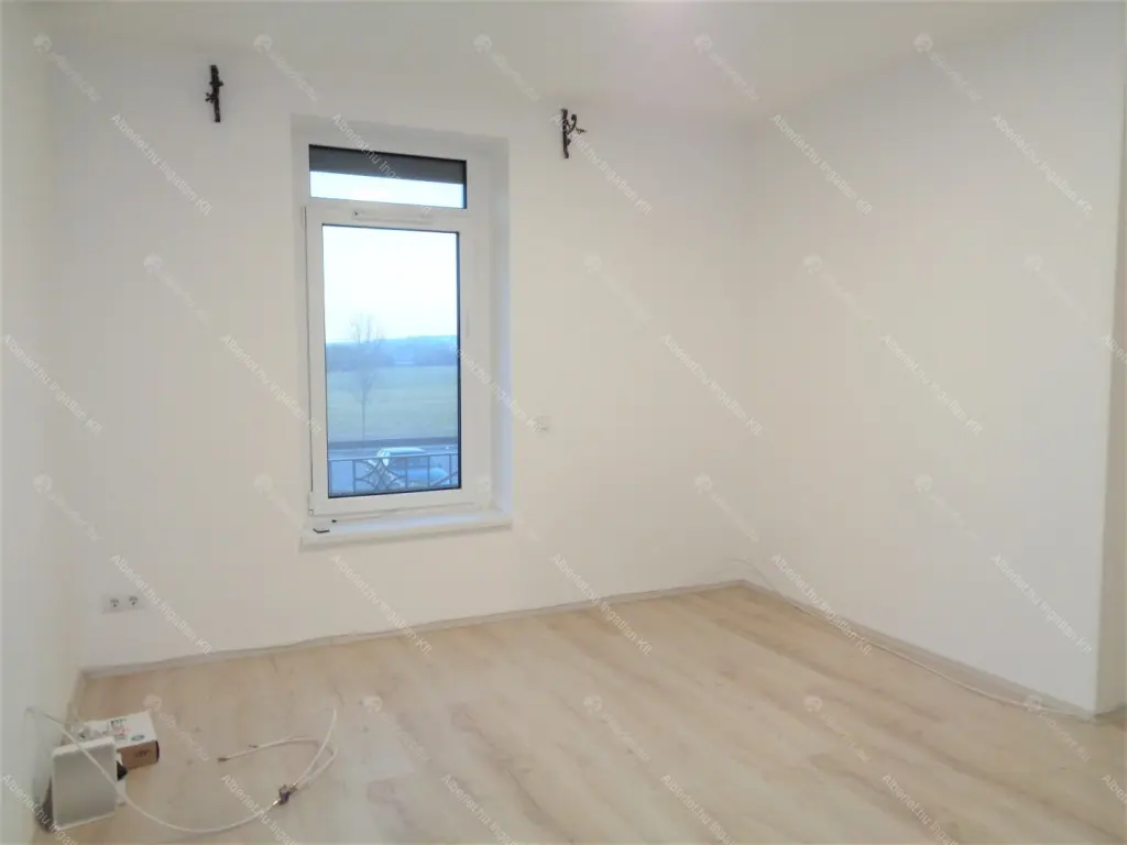 Kiadó albérlet 320000 Ft/hó áron: Biatorbágy,  Kőris utca. Mérete: 72 nm, 2 szobás | Alberlet.hu - 6652790