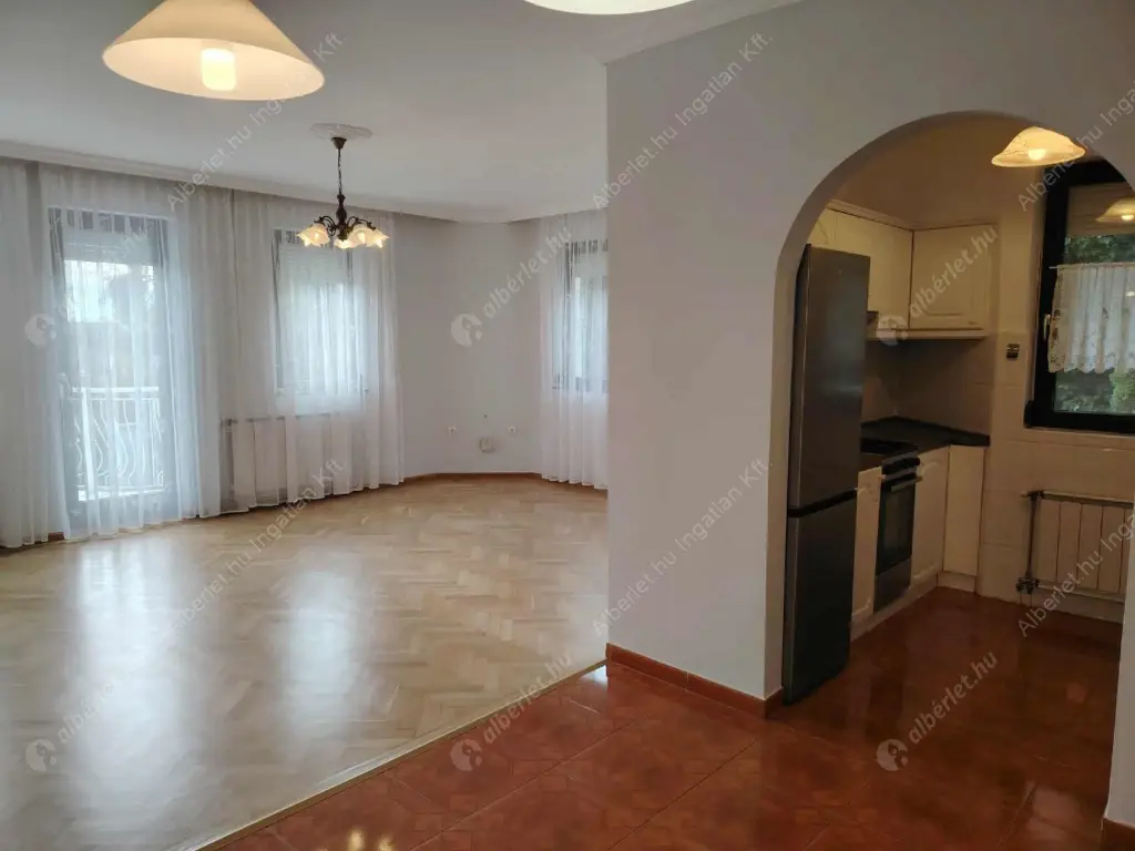 Kiadó albérlet 480000 Ft/hó áron: Budakeszi,  Mandula utca. Mérete: 150 nm, 5 szobás | Alberlet.hu - 6560740