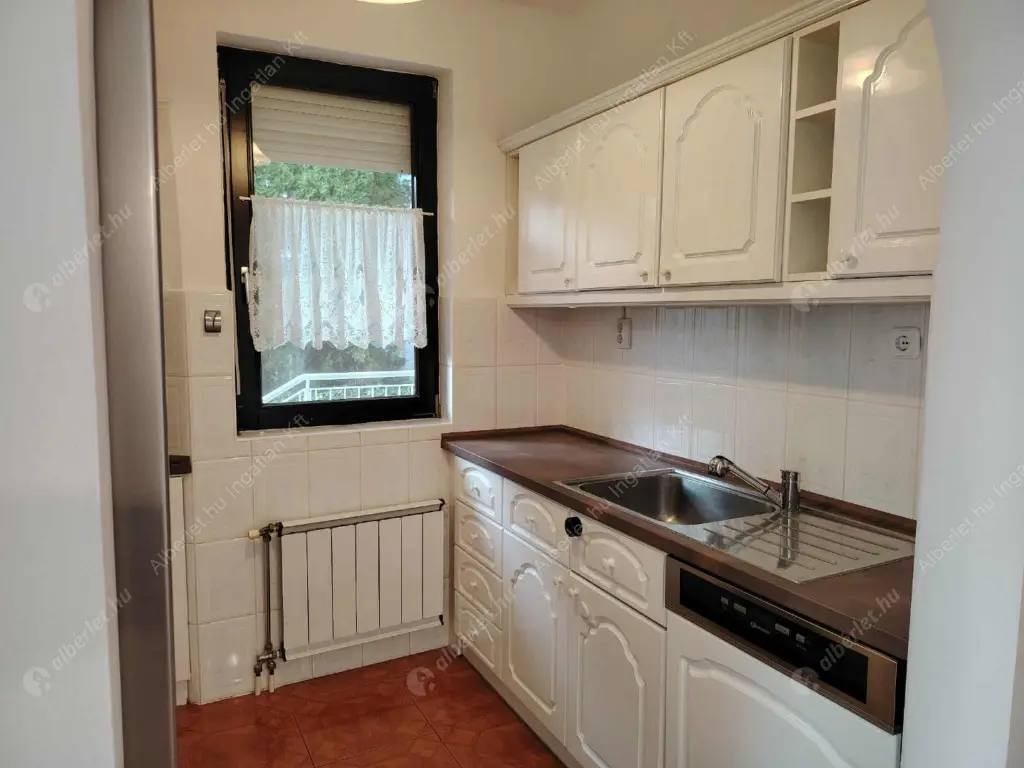 Kiadó albérlet 480000 Ft/hó áron: Budakeszi,  Mandula utca. Mérete: 150 nm, 5 szobás | Alberlet.hu - 6560743