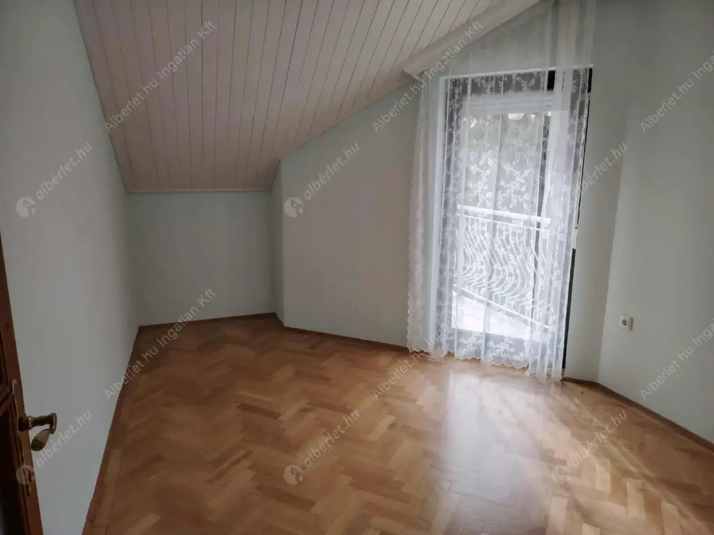 Kiadó albérlet 480000 Ft/hó áron: Budakeszi,  Mandula utca. Mérete: 150 nm, 5 szobás | Alberlet.hu - 6560748
