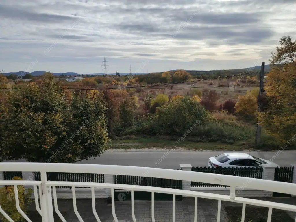 Kiadó albérlet 480000 Ft/hó áron: Budakeszi,  Mandula utca. Mérete: 150 nm, 5 szobás | Alberlet.hu - 6560752