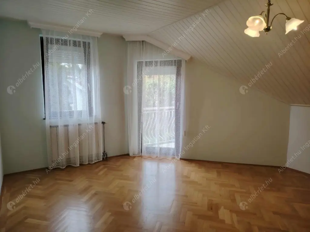 Kiadó albérlet 480000 Ft/hó áron: Budakeszi,  Mandula utca. Mérete: 150 nm, 5 szobás | Alberlet.hu - 6560754