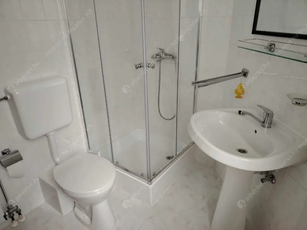 Kiadó albérlet 480000 Ft/hó áron: Budakeszi,  Mandula utca. Mérete: 150 nm, 5 szobás | Alberlet.hu - 6560755