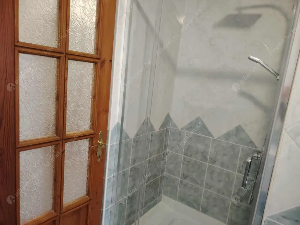 Kiadó albérlet 480000 Ft/hó áron: Budakeszi,  Mandula utca. Mérete: 150 nm, 5 szobás | Alberlet.hu - 6560758