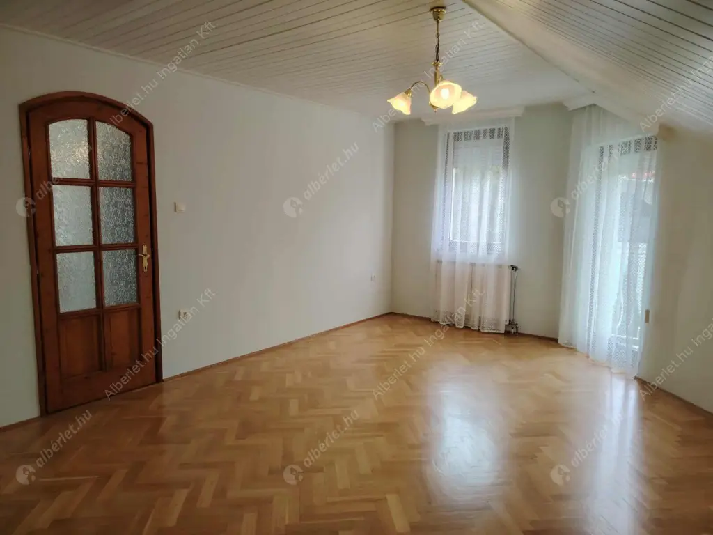 Kiadó albérlet 480000 Ft/hó áron: Budakeszi,  Mandula utca. Mérete: 150 nm, 5 szobás | Alberlet.hu - 6560760