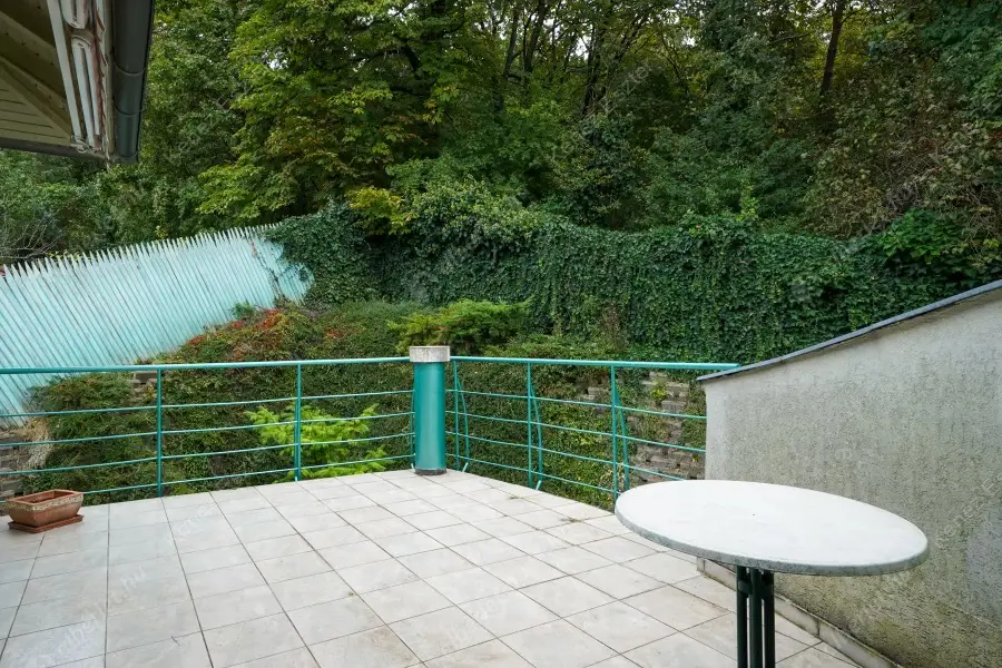 Kiadó albérlet 850000 Ft/hó áron: Budakeszi,  Virágvölgy utca. Mérete: 280 nm, 4 szobás | Alberlet.hu - 6245483