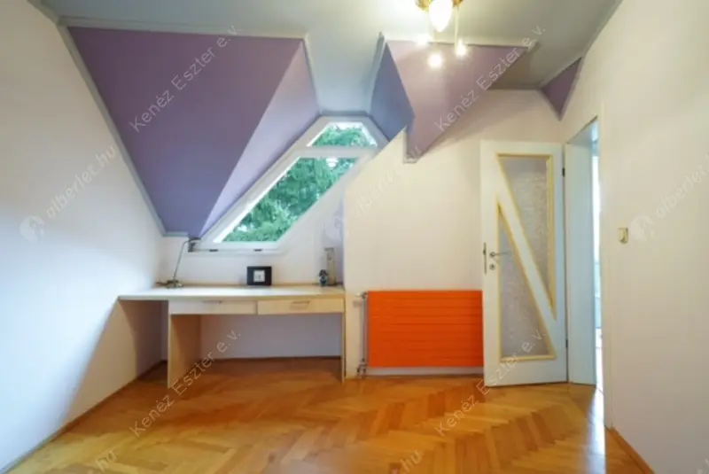 Kiadó albérlet 850000 Ft/hó áron: Budakeszi,  Virágvölgy utca. Mérete: 280 nm, 4 szobás | Alberlet.hu - 6245540