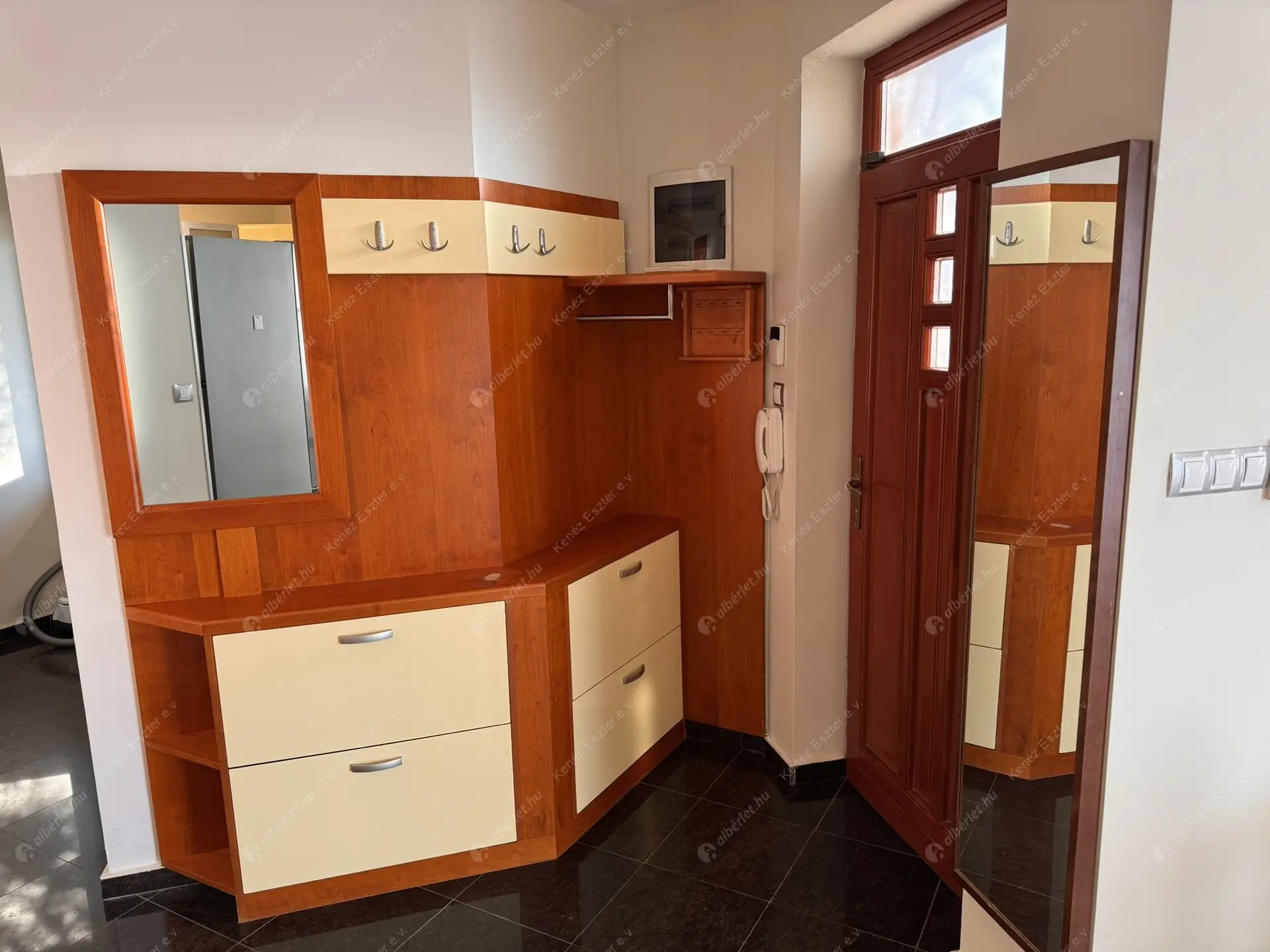 Kiadó albérlet 650000 Ft/hó áron: Budaörs,  Hóvirág utca. Mérete: 130 nm, 4 szobás | Alberlet.hu - 6382102