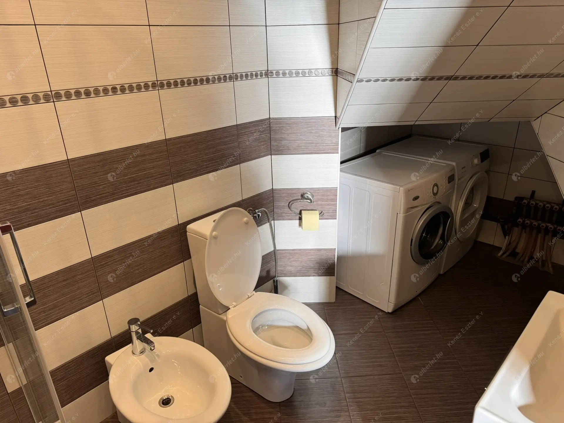 Kiadó albérlet 650000 Ft/hó áron: Budaörs,  Hóvirág utca. Mérete: 130 nm, 4 szobás | Alberlet.hu - 6382103