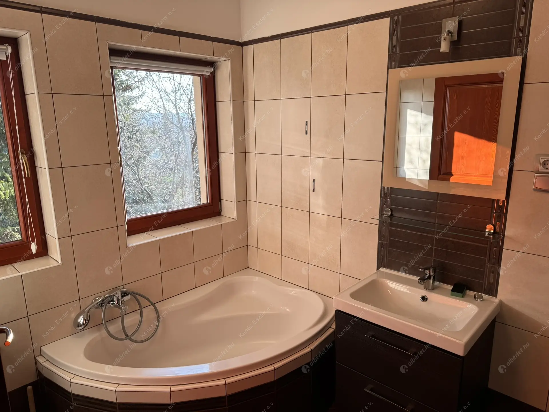 Kiadó albérlet 650000 Ft/hó áron: Budaörs,  Hóvirág utca. Mérete: 130 nm, 4 szobás | Alberlet.hu - 6382107