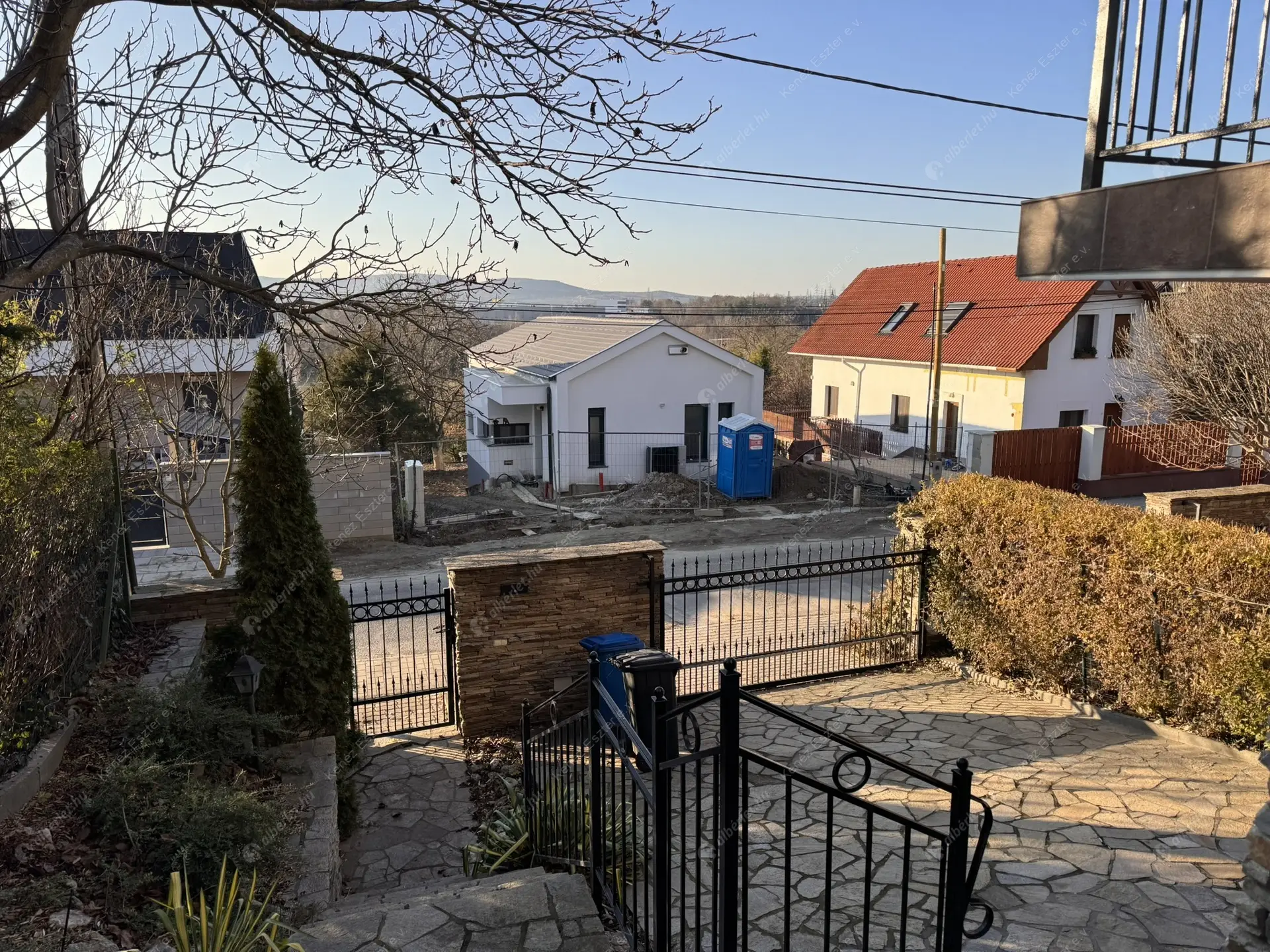 Kiadó albérlet 650000 Ft/hó áron: Budaörs,  Hóvirág utca. Mérete: 130 nm, 4 szobás | Alberlet.hu - 6382118