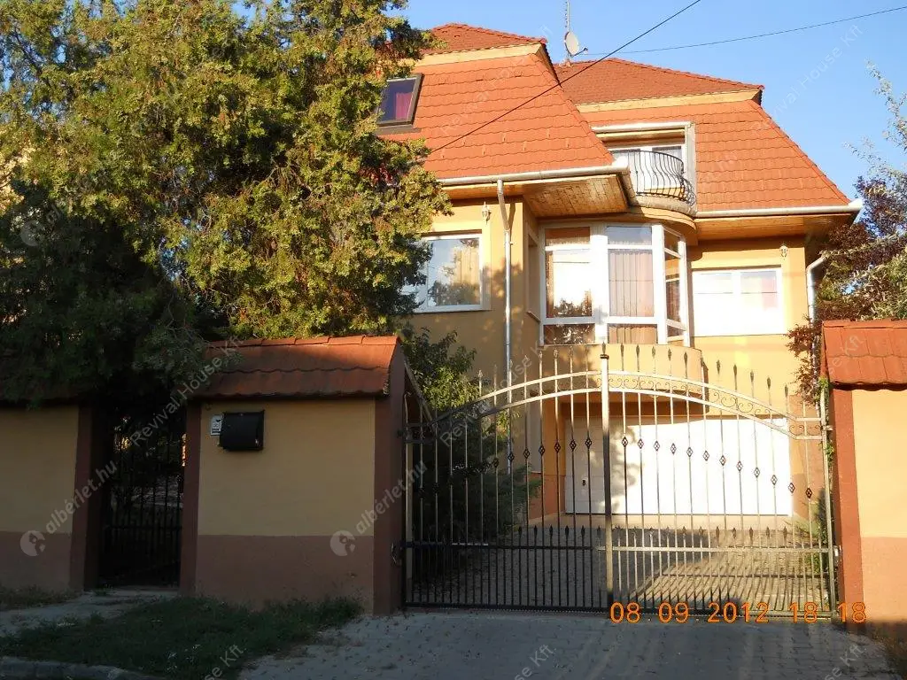 Kiadó albérlet 780000 Ft/hó áron: Budaörs,  Hóvirág utca. Mérete: 230 nm, 5 szobás | Alberlet.hu - 6556811