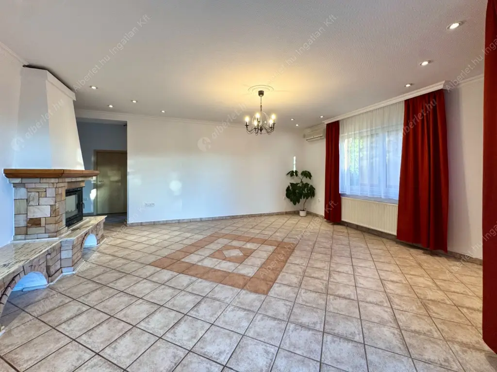 Kiadó albérlet 630000 Ft/hó áron: Budaörs,  Hóvirág utca. Mérete: 230 nm, 5 szobás | Alberlet.hu - 6587536