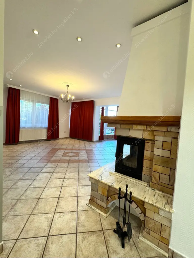 Kiadó albérlet 630000 Ft/hó áron: Budaörs,  Hóvirág utca. Mérete: 230 nm, 5 szobás | Alberlet.hu - 6587538