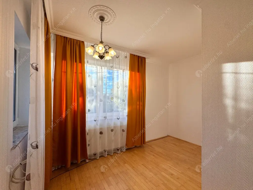 Kiadó albérlet 630000 Ft/hó áron: Budaörs,  Hóvirág utca. Mérete: 230 nm, 5 szobás | Alberlet.hu - 6587545