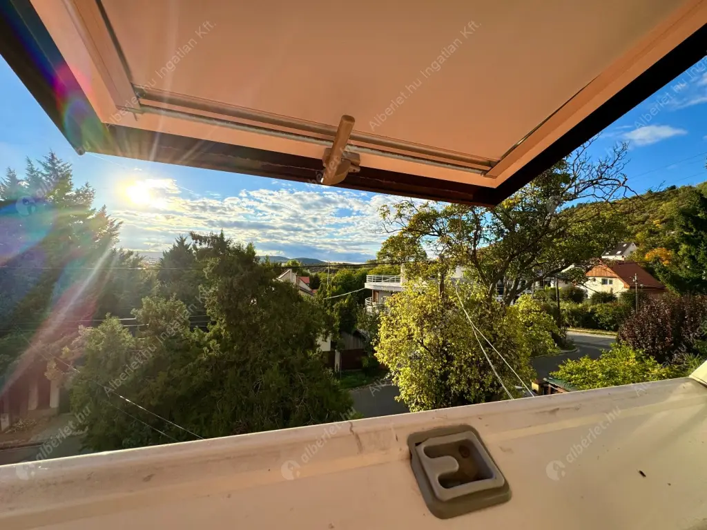 Kiadó albérlet 630000 Ft/hó áron: Budaörs,  Hóvirág utca. Mérete: 230 nm, 5 szobás | Alberlet.hu - 6587548