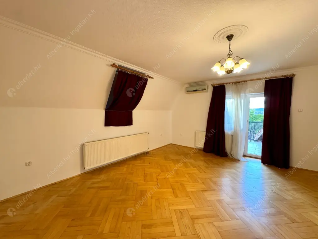 Kiadó albérlet 630000 Ft/hó áron: Budaörs,  Hóvirág utca. Mérete: 230 nm, 5 szobás | Alberlet.hu - 6587550