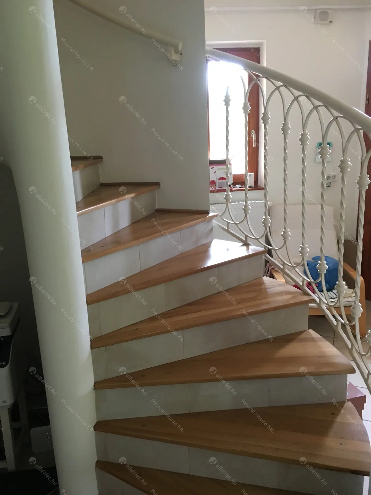 Kiadó albérlet 780000 Ft/hó áron: Budaörs,  Sólyom utca. Mérete: 270 nm, 6 szobás | Alberlet.hu - 6435363