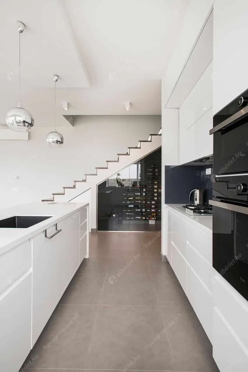 Kiadó albérlet 2000000 Ft/hó áron: Budaörs,  Törökugrató utca. Mérete: 155 nm, 5 szobás | Alberlet.hu - 6590607