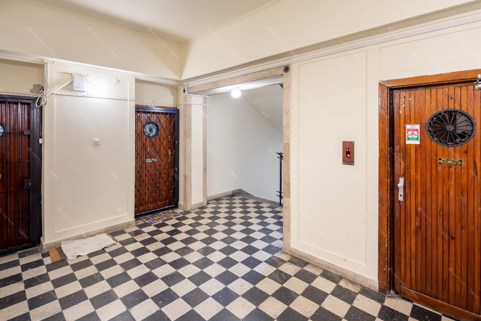 Kiadó albérlet 240000 Ft/hó áron: Budapest, I. kerület   Attila út . Mérete: 40 nm, 1 szobás | Alberlet.hu - 6670039