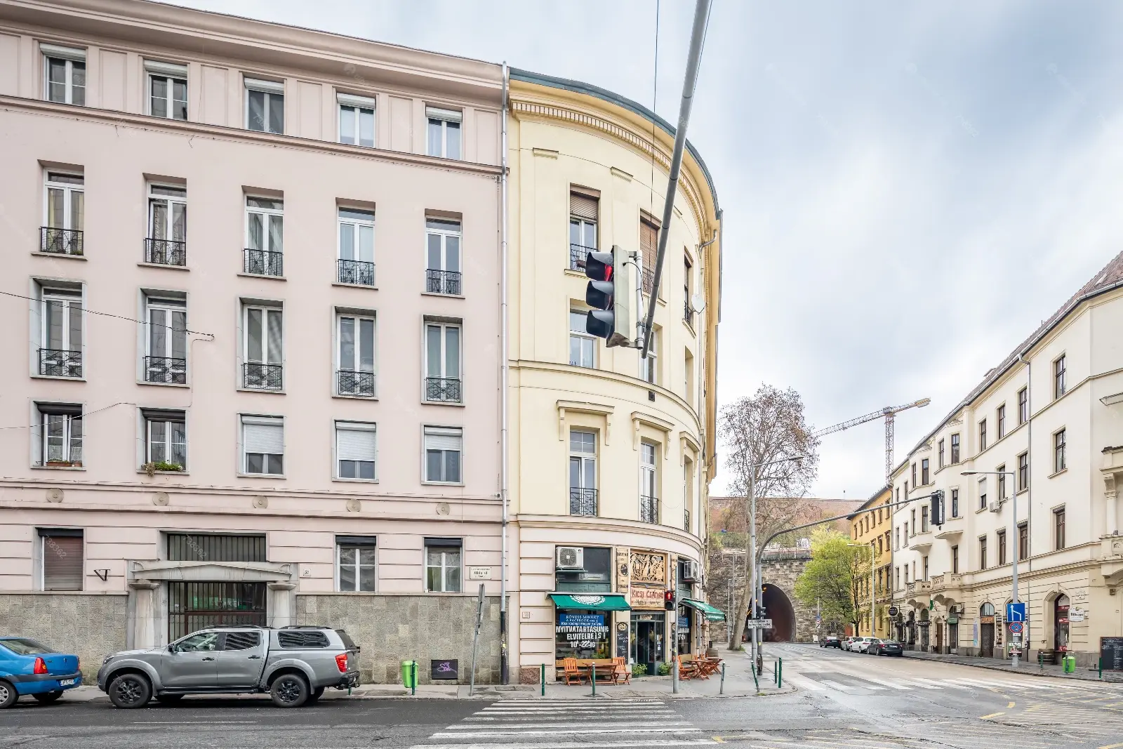 Kiadó albérlet 240000 Ft/hó áron: Budapest, I. kerület   Attila út . Mérete: 40 nm, 1 szobás | Alberlet.hu - 6670042