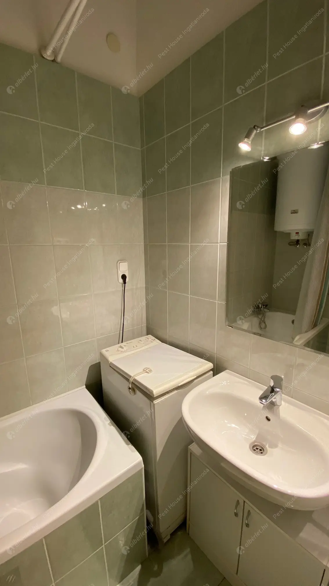 Kiadó albérlet 170000 Ft/hó áron: Budapest, I. kerület  Attila út. Mérete: 27 nm, 1 szobás | Alberlet.hu - 6580410