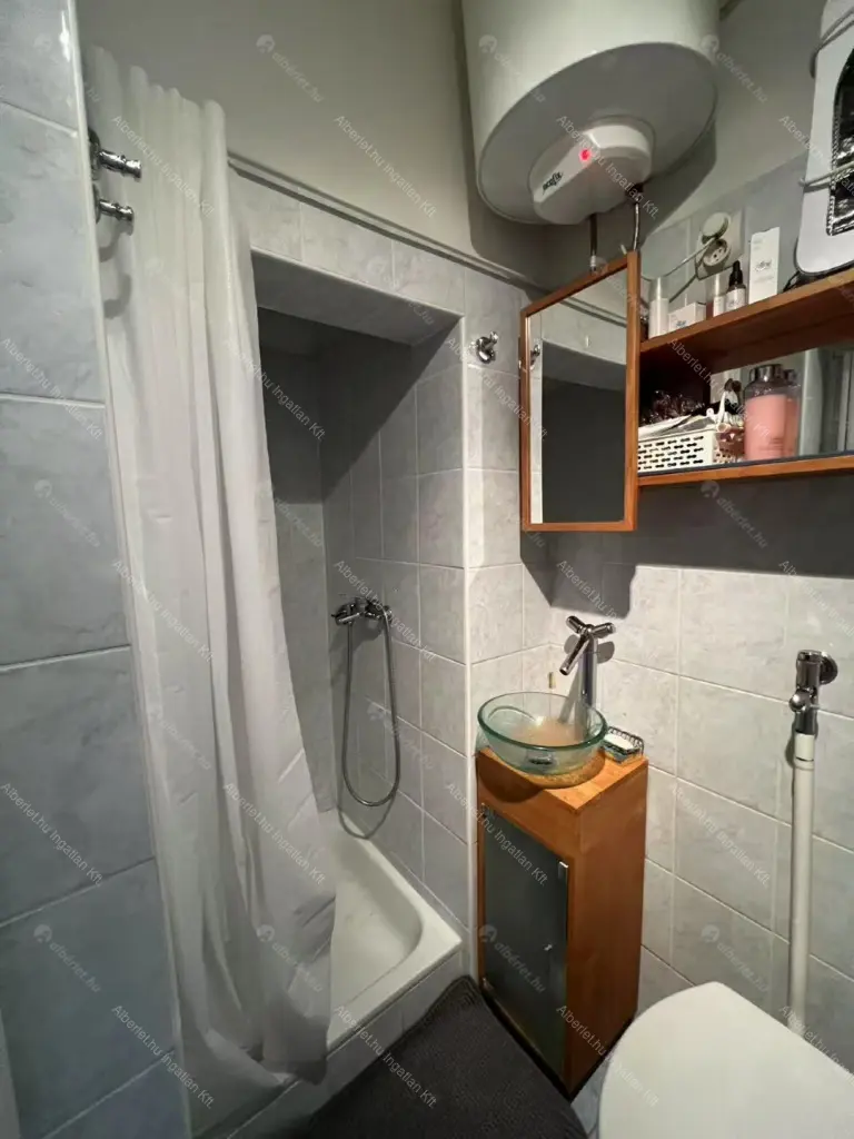 Kiadó albérlet 169000 Ft/hó áron: Budapest, I. kerület  Attila út. Mérete: 28 nm, 1 szobás | Alberlet.hu - 6664471