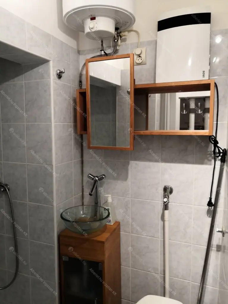 Kiadó albérlet 169000 Ft/hó áron: Budapest, I. kerület  Attila út. Mérete: 28 nm, 1 szobás | Alberlet.hu - 6664482