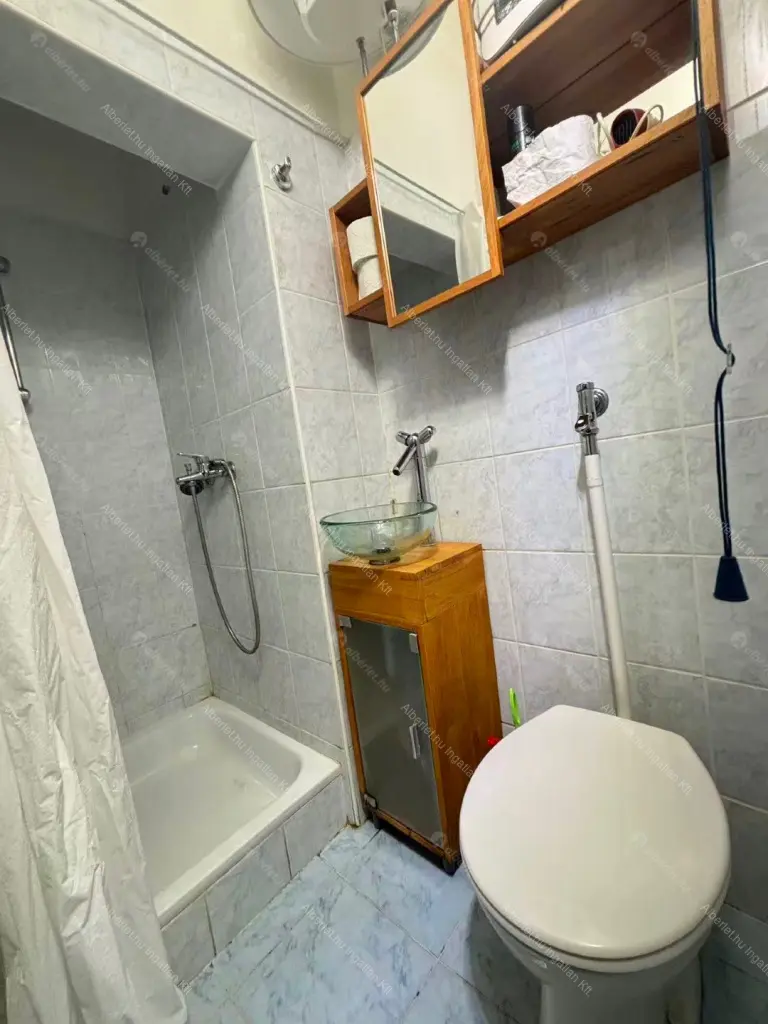 Kiadó albérlet 177000 Ft/hó áron: Budapest, I. kerület  Attila út. Mérete: 28 nm, 1 szobás | Alberlet.hu - 6666530