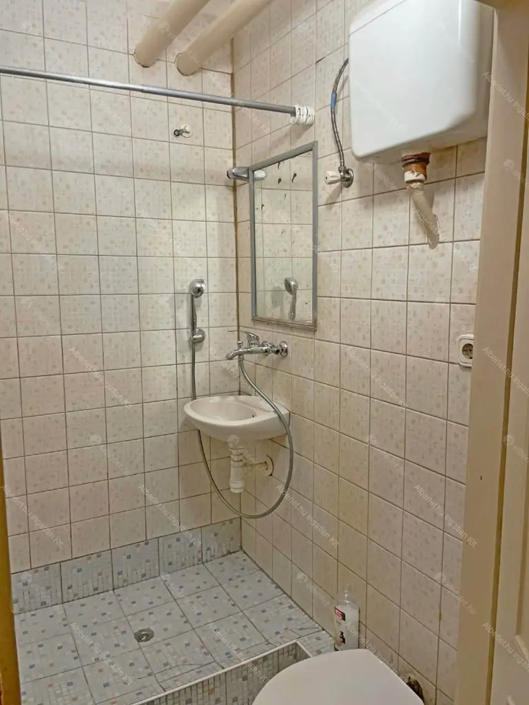 Kiadó albérlet 200000 Ft/hó áron: Budapest, I. kerület  Attila út. Mérete: 36 nm, 1 szobás | Alberlet.hu - 6648974