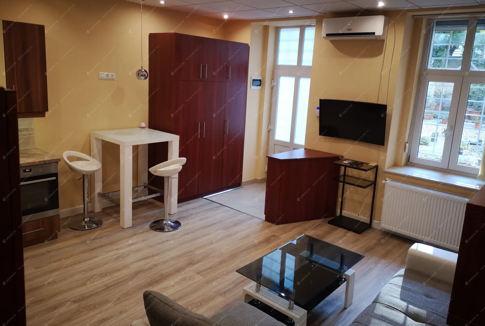 Kiadó albérlet 260000 Ft/hó áron: Budapest, I. kerület  Attila út. Mérete: 41 nm, 2 szobás | Alberlet.hu - 6581019