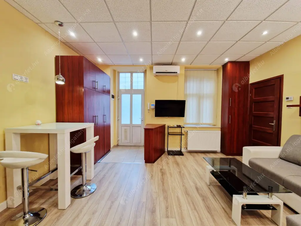 Kiadó albérlet 260000 Ft/hó áron: Budapest, I. kerület  Attila út. Mérete: 41 nm, 1 szobás | Alberlet.hu - 6596989