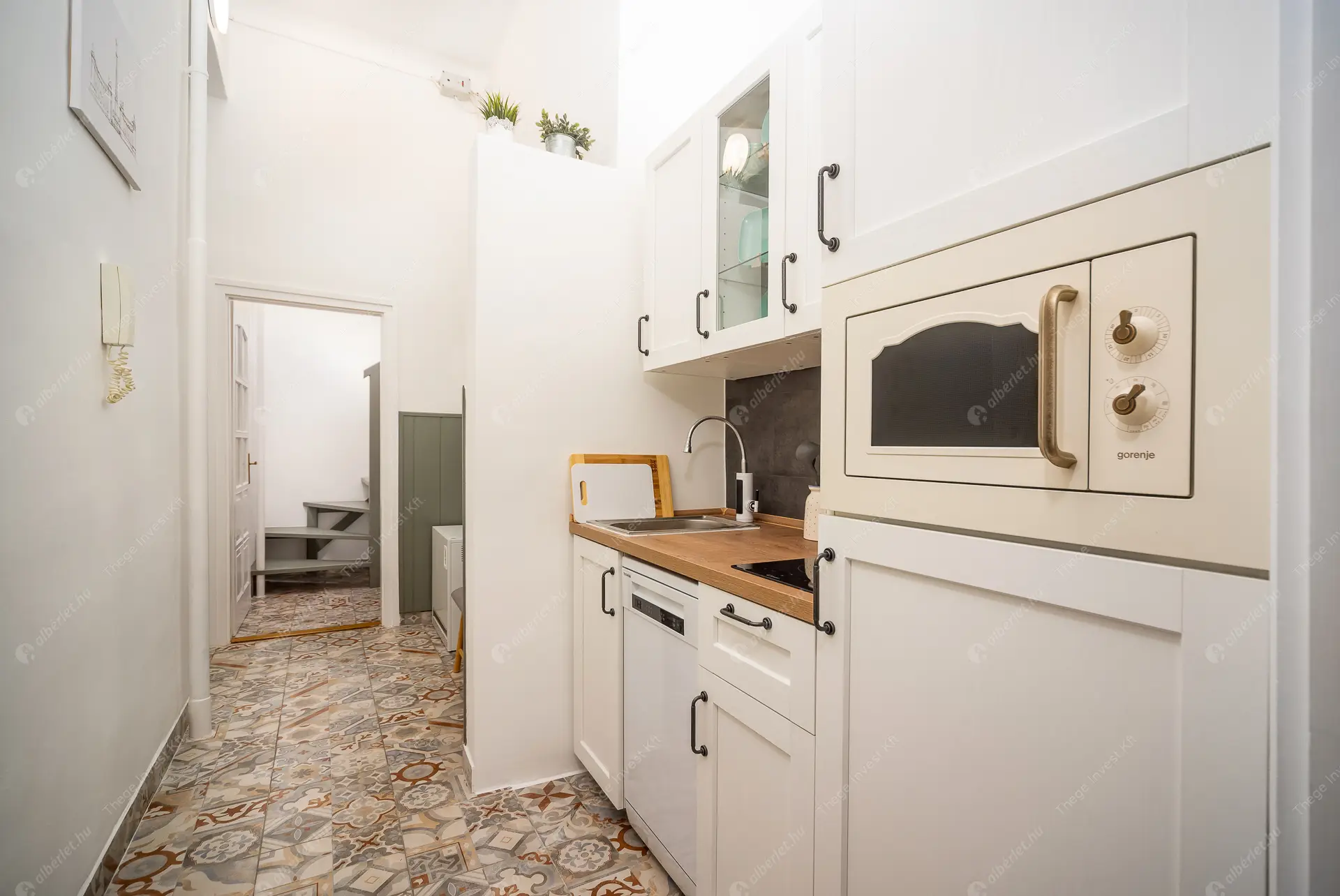 Kiadó albérlet 275000 Ft/hó áron: Budapest, I. kerület  Attila út. Mérete: 46 nm, 1 szobás | Alberlet.hu - 6639247