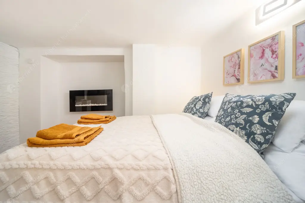 Kiadó albérlet 275000 Ft/hó áron: Budapest, I. kerület  Attila út. Mérete: 46 nm, 2 szobás | Alberlet.hu - 6631955