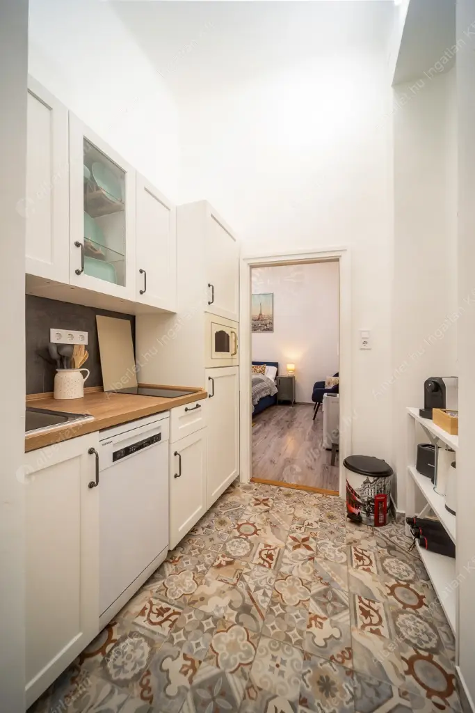 Kiadó albérlet 275000 Ft/hó áron: Budapest, I. kerület  Attila út. Mérete: 46 nm, 2 szobás | Alberlet.hu - 6631958