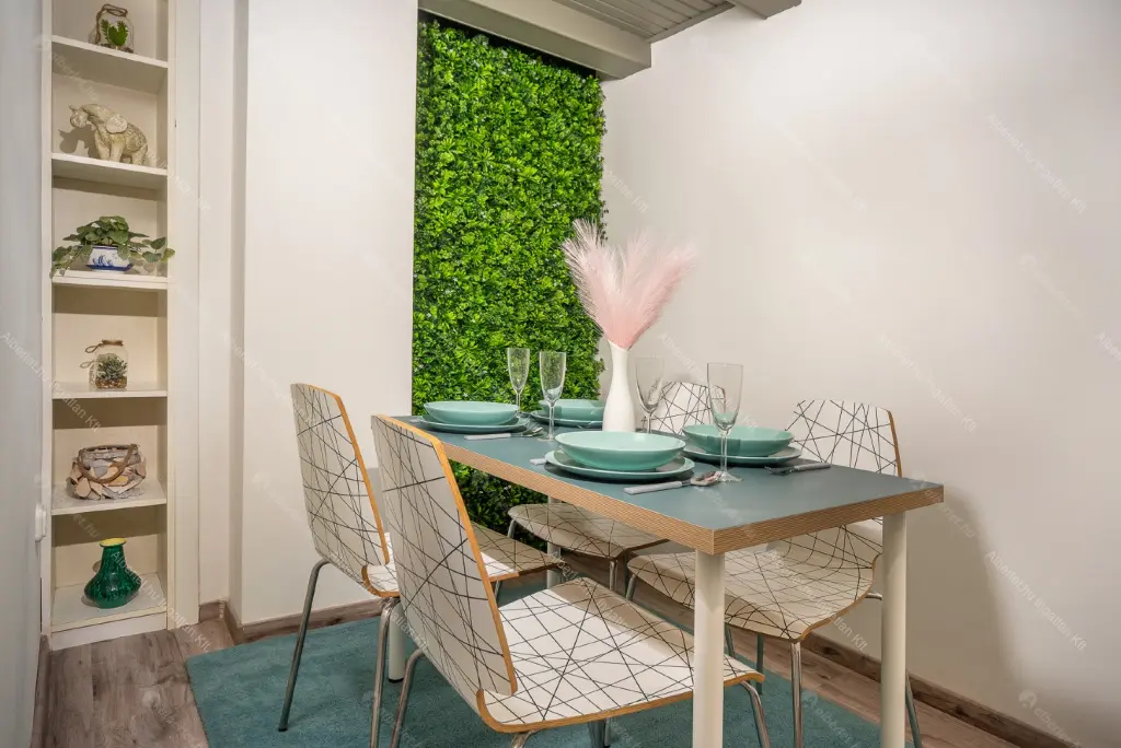 Kiadó albérlet 275000 Ft/hó áron: Budapest, I. kerület  Attila út. Mérete: 46 nm, 2 szobás | Alberlet.hu - 6652039