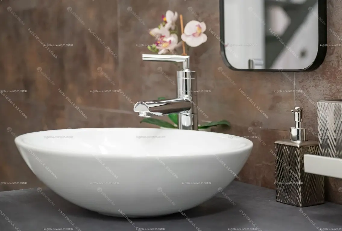 Kiadó albérlet 275000 Ft/hó áron: Budapest, I. kerület  Attila út. Mérete: 46 nm, 2 szobás | Alberlet.hu - 6640421