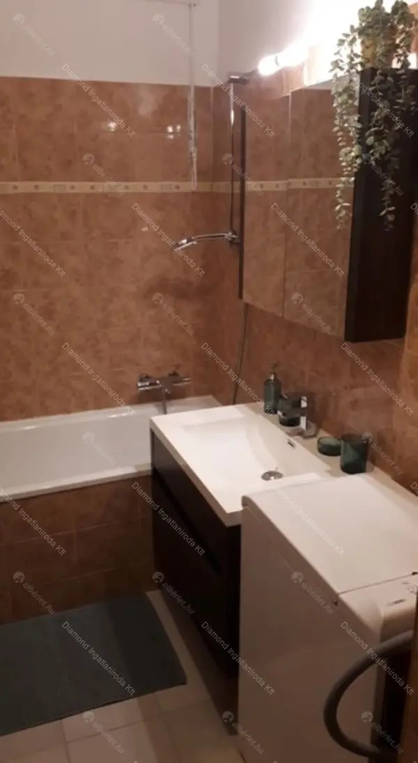 Kiadó albérlet 340000 Ft/hó áron: Budapest, I. kerület  Attila út. Mérete: 52 nm, 2 szobás | Alberlet.hu - 6659376