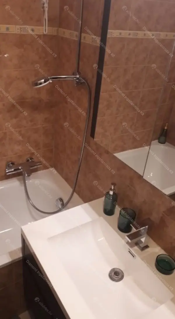 Kiadó albérlet 340000 Ft/hó áron: Budapest, I. kerület  Attila út. Mérete: 52 nm, 2 szobás | Alberlet.hu - 6659389