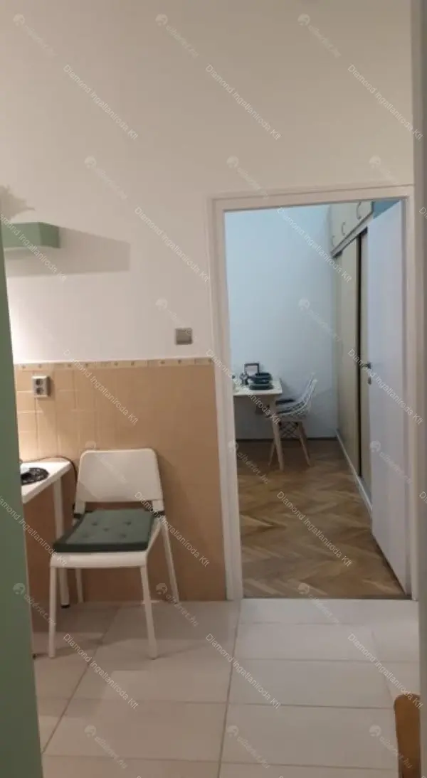 Kiadó albérlet 340000 Ft/hó áron: Budapest, I. kerület  Attila út. Mérete: 52 nm, 2 szobás | Alberlet.hu - 6659390