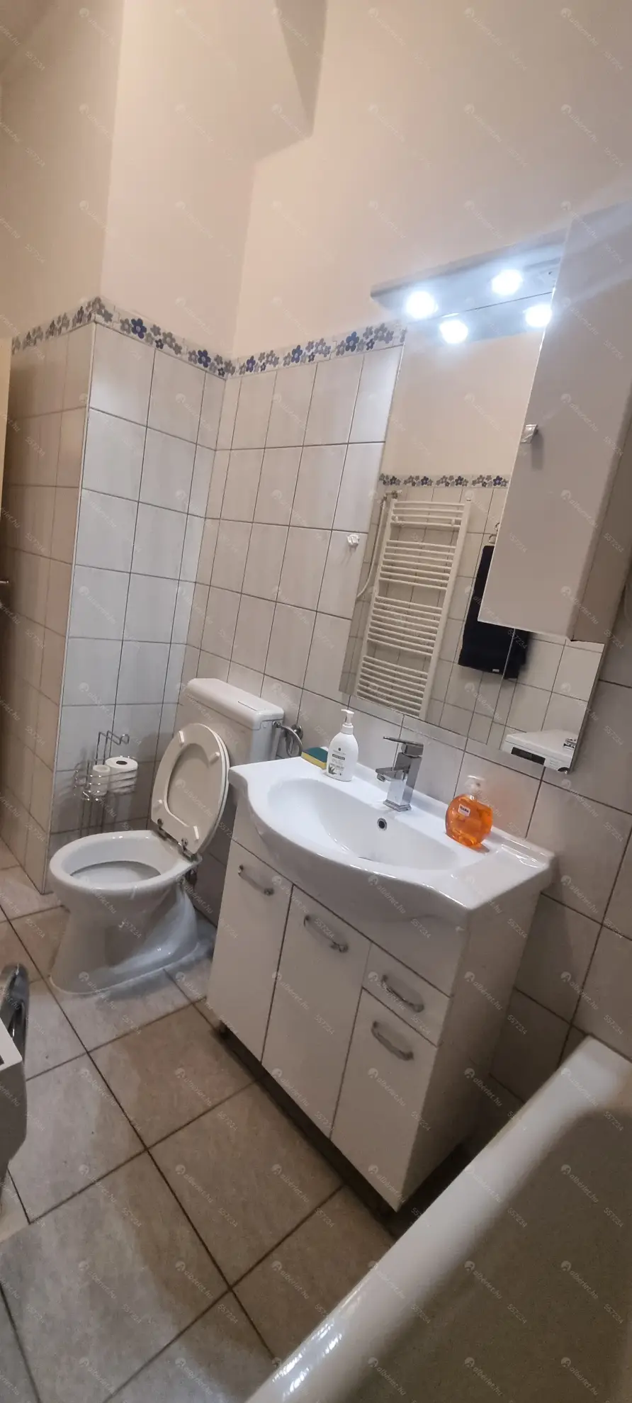 Kiadó albérlet 320000 Ft/hó áron: Budapest, I. kerület  Attila út. Mérete: 60 nm, 2 szobás | Alberlet.hu - 6624228