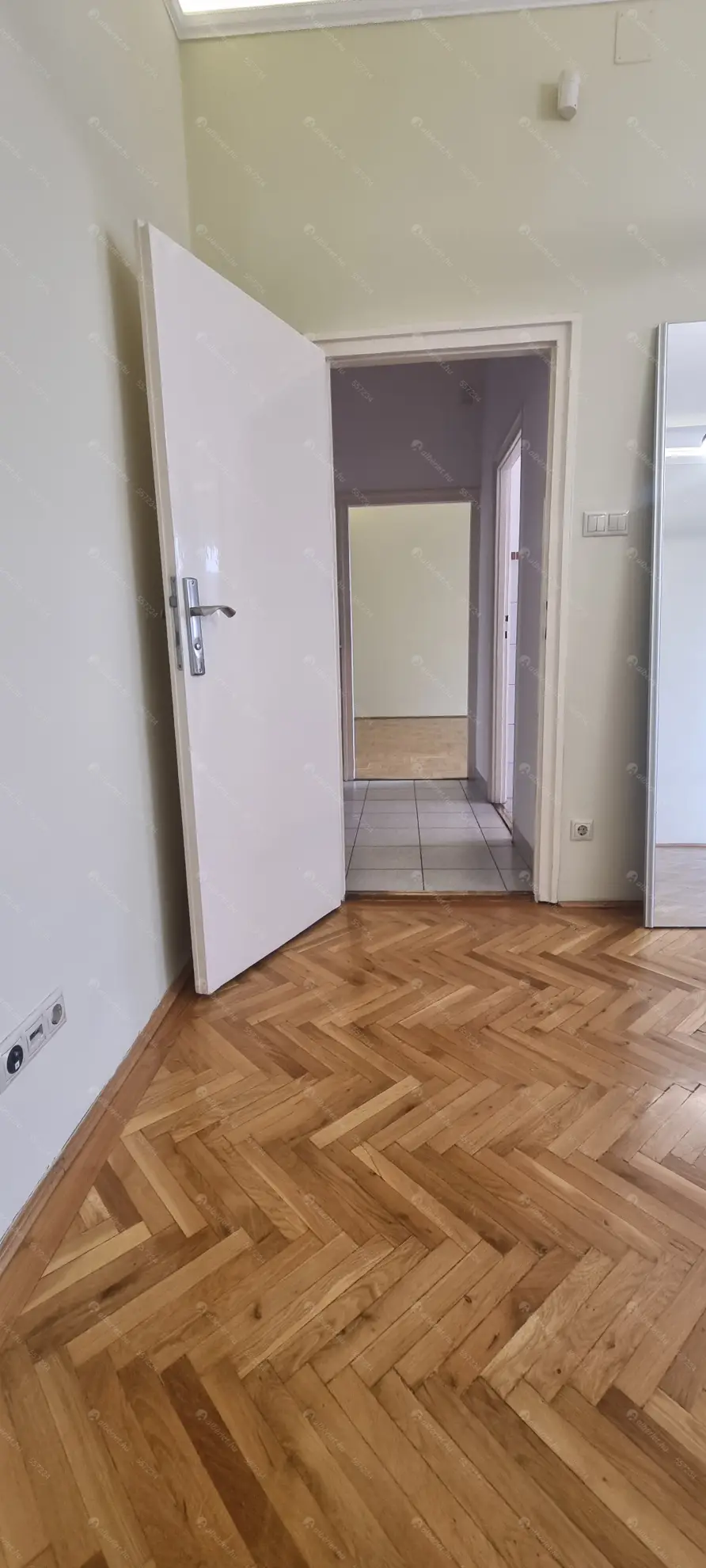 Kiadó albérlet 320000 Ft/hó áron: Budapest, I. kerület  Attila út. Mérete: 60 nm, 2 szobás | Alberlet.hu - 6624518