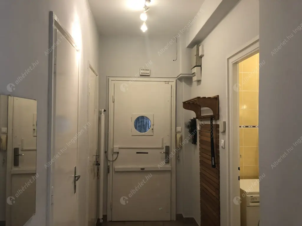 Kiadó albérlet 280000 Ft/hó áron: Budapest, I. kerület  Attila út. Mérete: 64 nm, 2 szobás | Alberlet.hu - 6111788