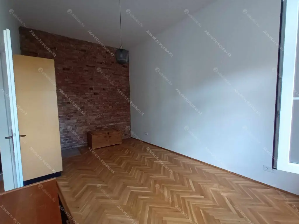 Kiadó albérlet 355000 Ft/hó áron: Budapest, I. kerület  Attila út. Mérete: 72 nm, 3 szobás | Alberlet.hu - 6109655