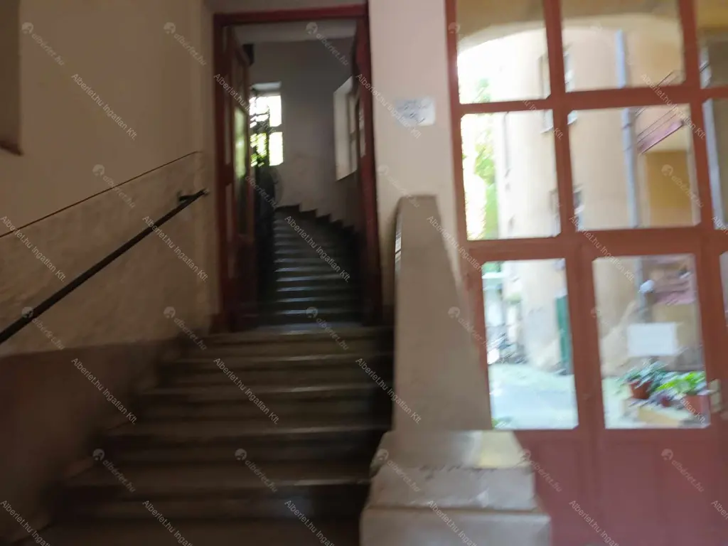 Kiadó albérlet 355000 Ft/hó áron: Budapest, I. kerület  Attila út. Mérete: 72 nm, 3 szobás | Alberlet.hu - 6109662