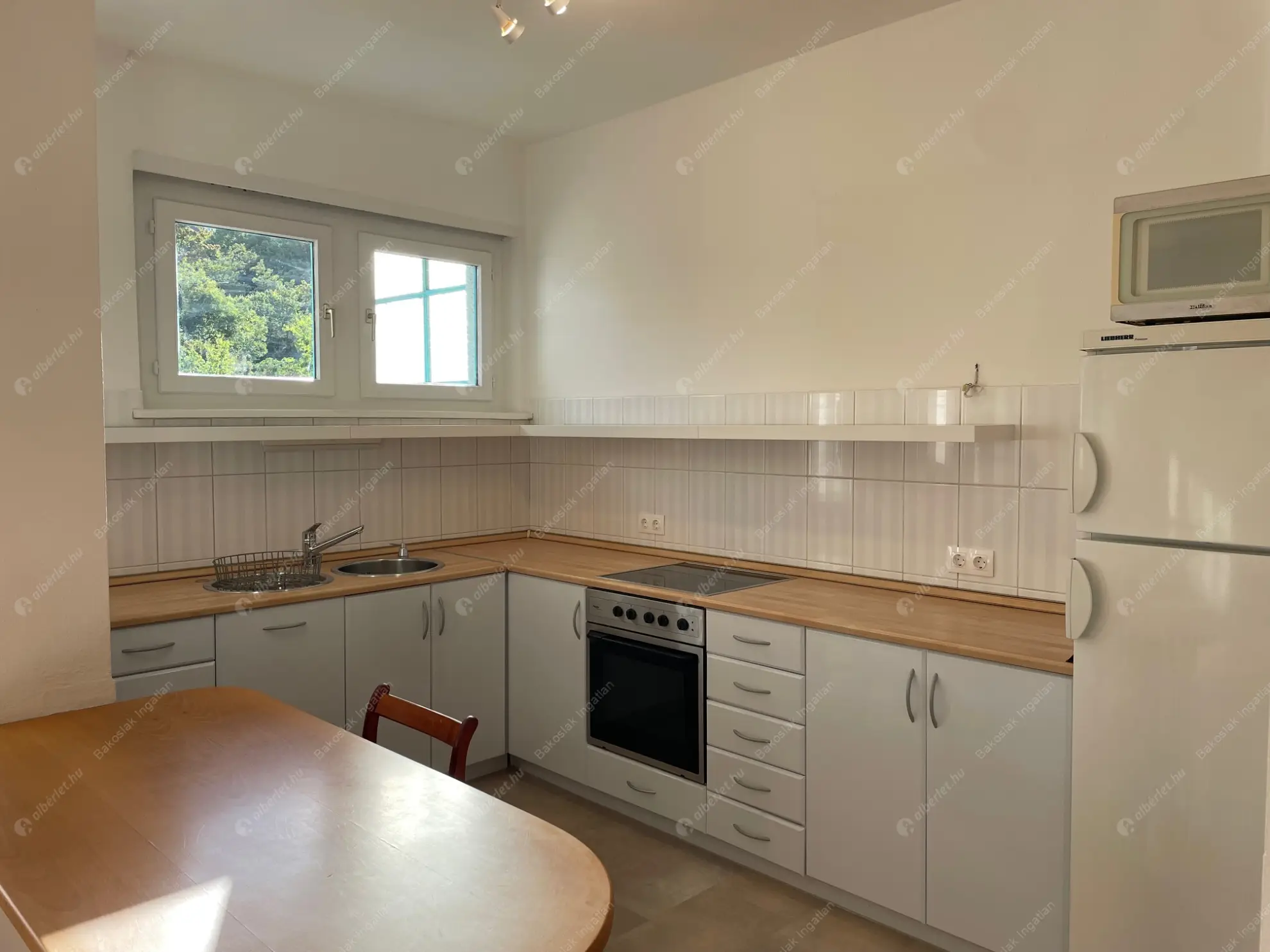 Kiadó albérlet 300000 Ft/hó áron: Budapest, I. kerület  Attila út. Mérete: 76 nm, 2 szobás | Alberlet.hu - 6544513