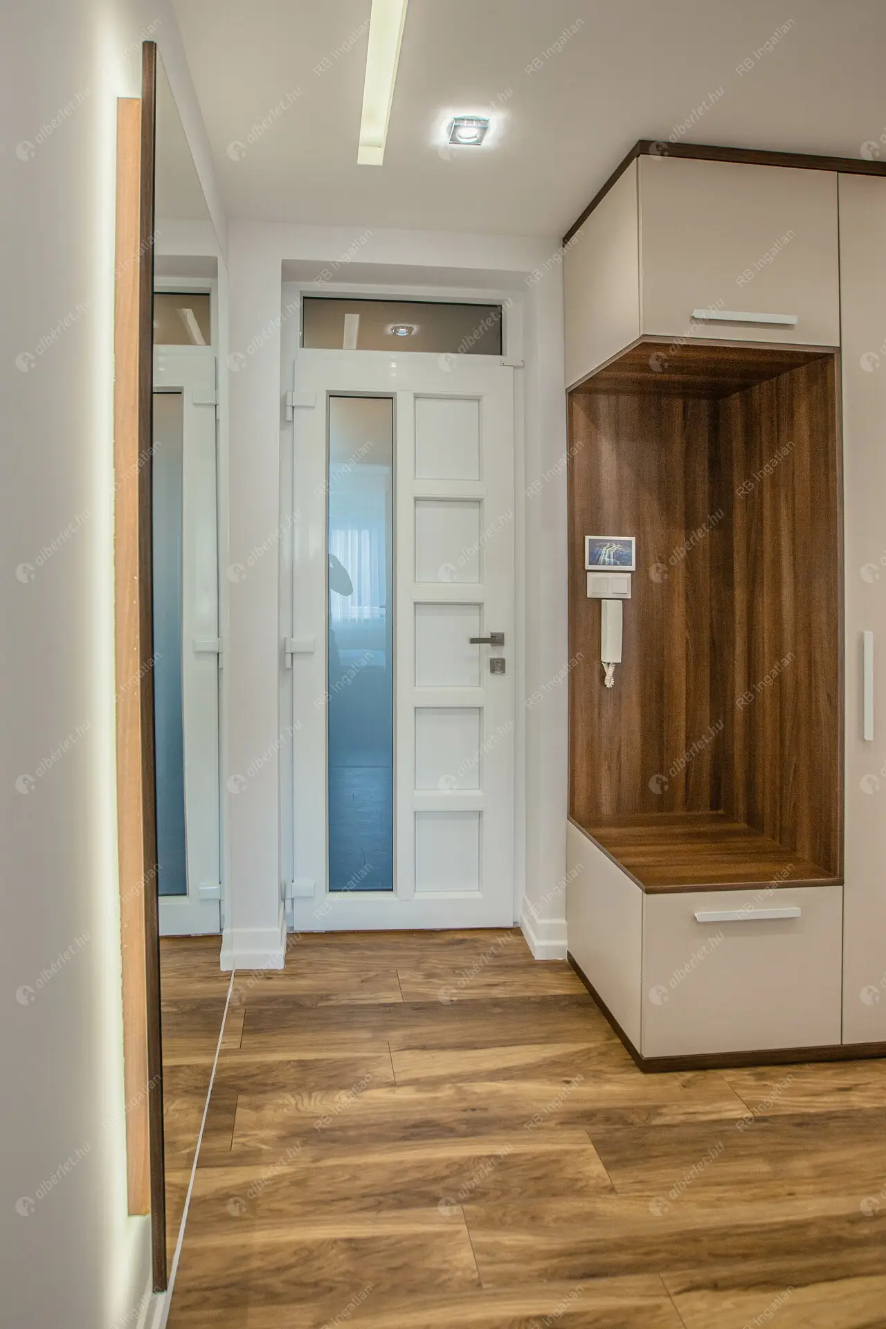 Kiadó albérlet 800000 Ft/hó áron: Budapest, I. kerület  Attila út. Mérete: 79 nm, 4 szobás | Alberlet.hu - 6231380