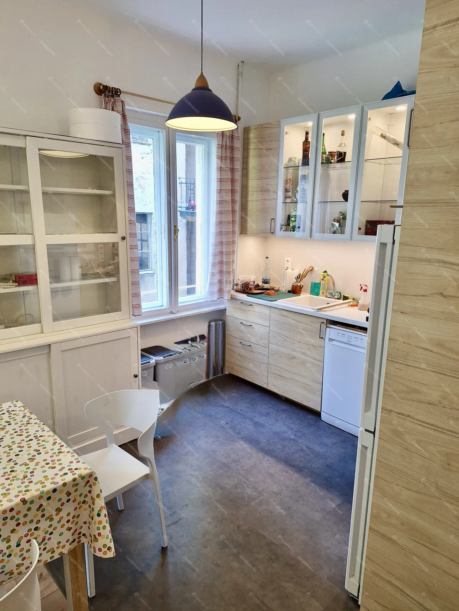 Kiadó albérlet 328000 Ft/hó áron: Budapest, I. kerület  Attila út. Mérete: 83 nm, 2 szobás | Alberlet.hu - 6668655