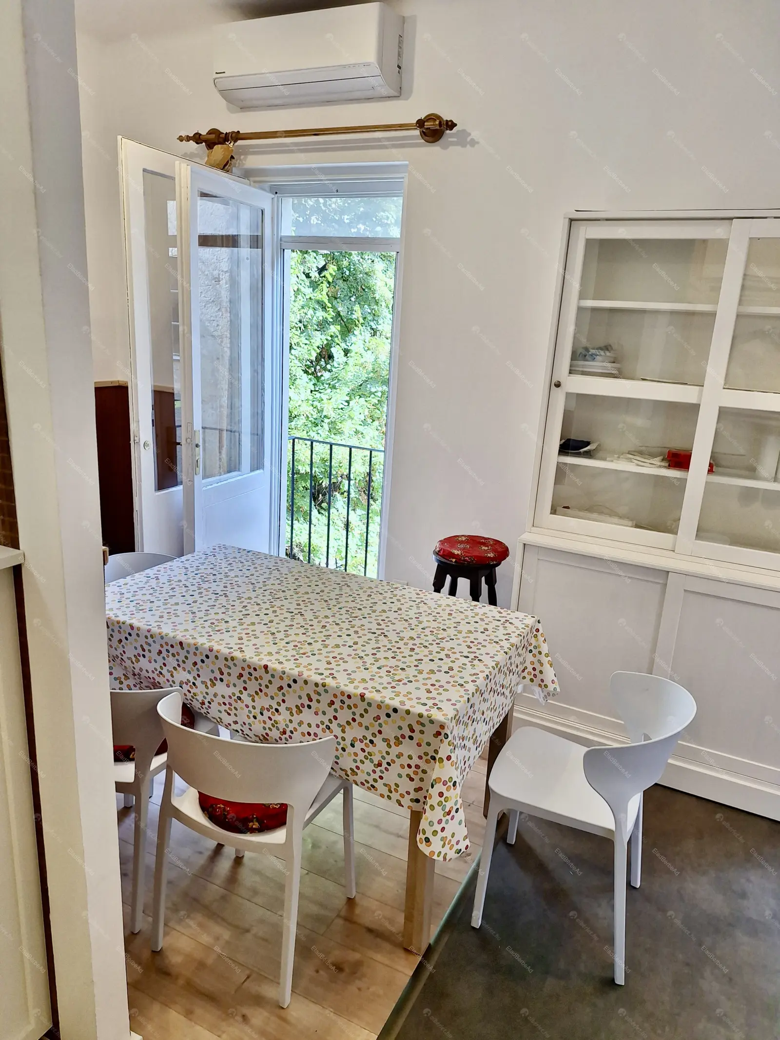 Kiadó albérlet 328000 Ft/hó áron: Budapest, I. kerület  Attila út. Mérete: 83 nm, 2 szobás | Alberlet.hu - 6668656